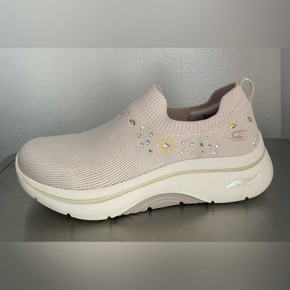 SKECHERS.. WOMENS ARCH FIT SNEAKERS